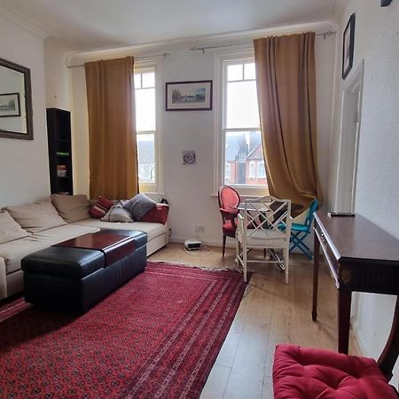Extra Large One Bedroom Flat With Parking Londra Exterior foto
