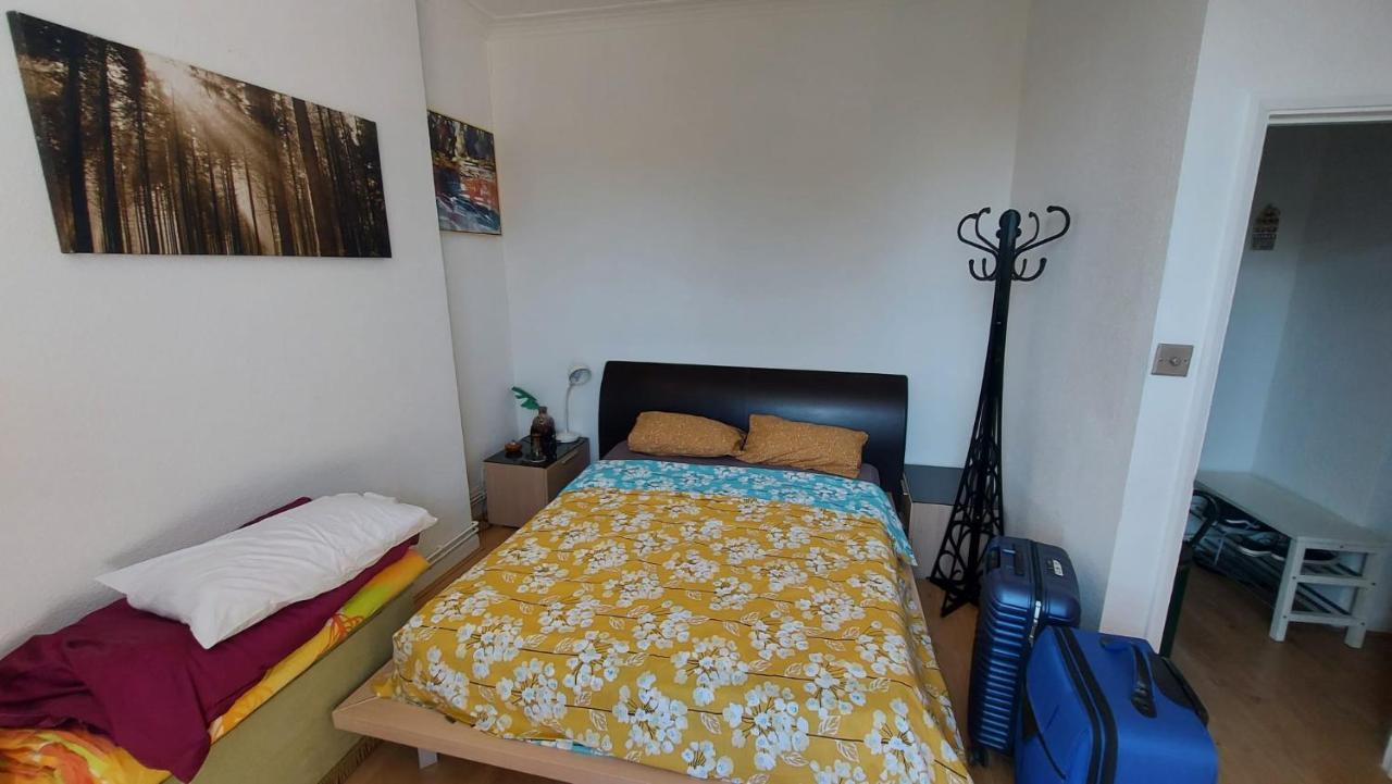 Extra Large One Bedroom Flat With Parking Londra Exterior foto