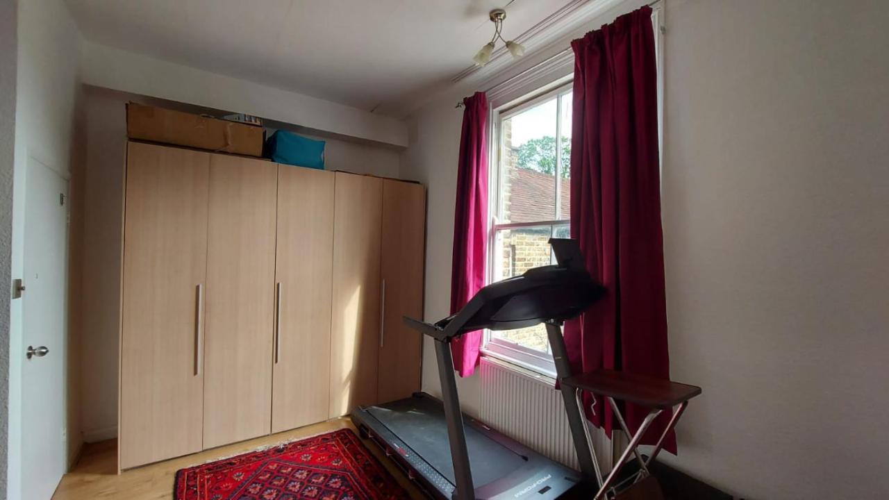 Extra Large One Bedroom Flat With Parking Londra Exterior foto