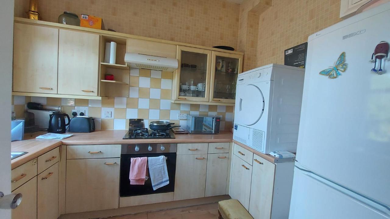 Extra Large One Bedroom Flat With Parking Londra Exterior foto