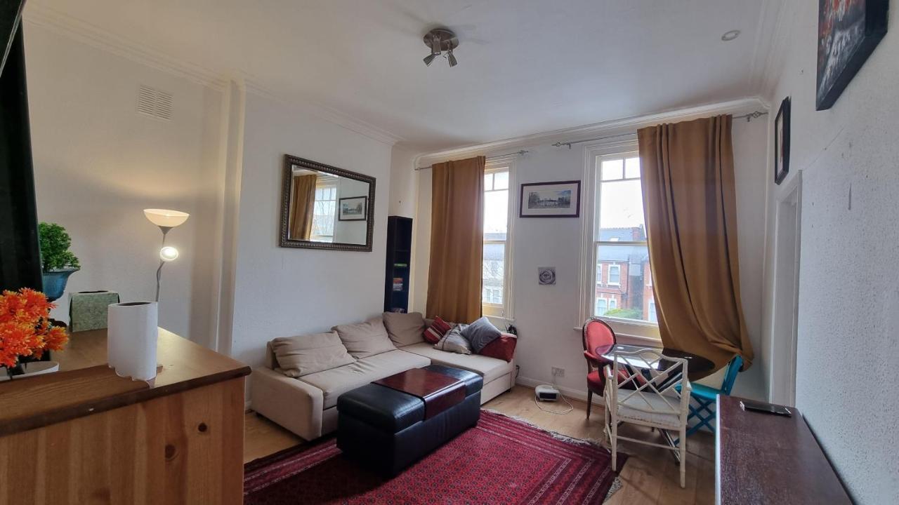 Extra Large One Bedroom Flat With Parking Londra Exterior foto