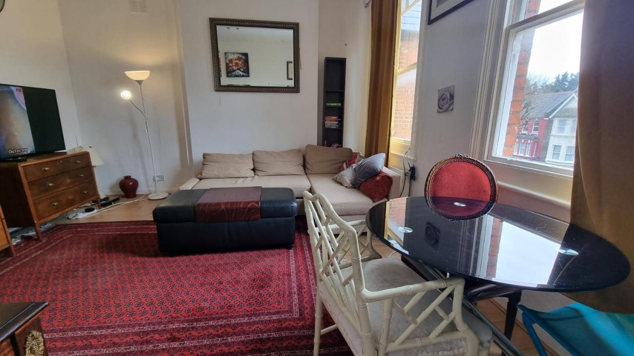 Extra Large One Bedroom Flat With Parking Londra Exterior foto