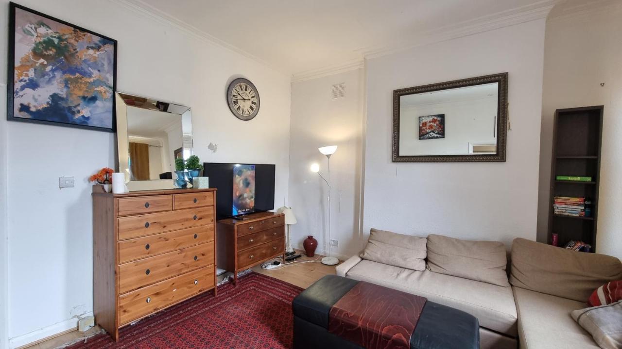 Extra Large One Bedroom Flat With Parking Londra Exterior foto